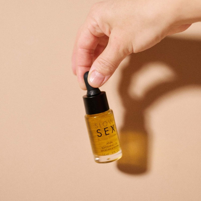 Успокаивающее масло для анального секса Bijoux Indiscrets Slow Sex Anal Soothing Oil Before & After 15 мл