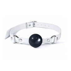 Кляп силиконовый Feral Feelings Silicon Ball Gag White/Black, белый ремень, черный шарик